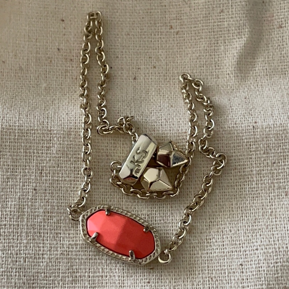 Kendra Scott Elaina Chain Bracelet in Gold with Coral colored stone -used-